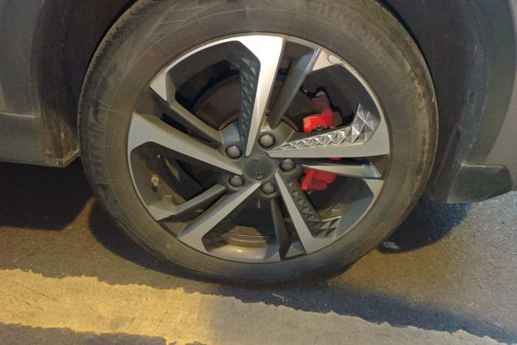 Used Geely Auto Coolray 2022 Bin Yue COOL 1.5TD DCT Ignite Edition Right Front Wheel Hub