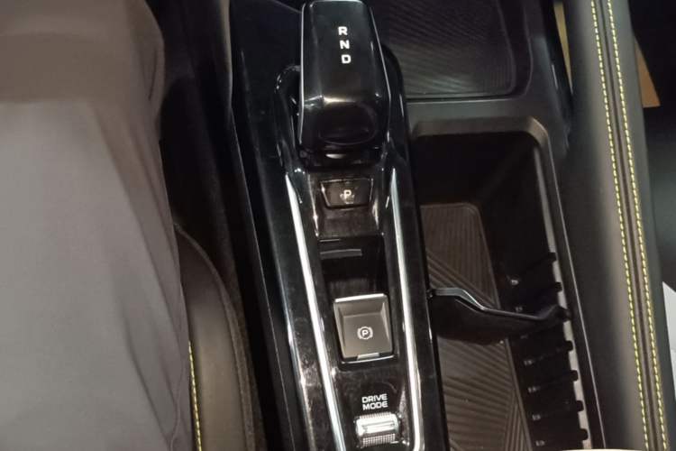 Used Geely Auto Coolray 2022 Bin Yue COOL 1.5TD DCT Hot Engine Edition Gear Lever