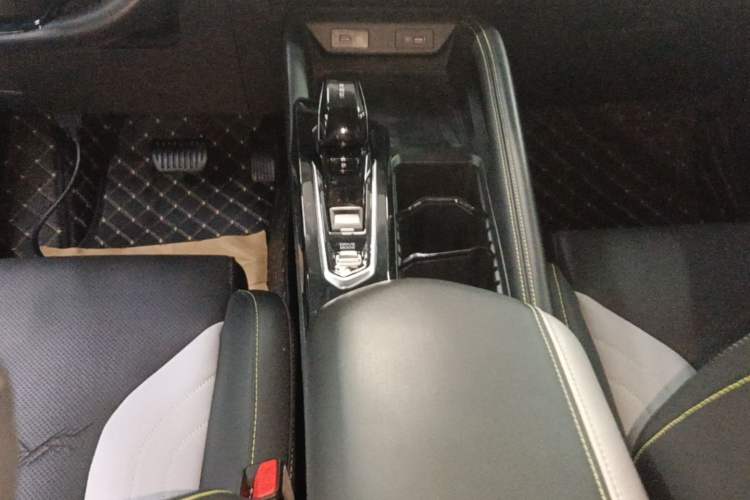 Used Geely Auto Coolray 2022 Bin Yue COOL 1.5TD DCT Hot Engine Edition Gear Lever