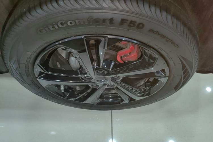 Used Geely Auto Coolray 2022 Bin Yue COOL 1.5TD DCT Ignite Edition Right Rear Wheel Hub