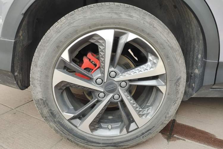 Used Geely Auto Coolray 2022 Bin Yue COOL 1.5TD DCT Ignite Edition Right Rear Wheel Hub