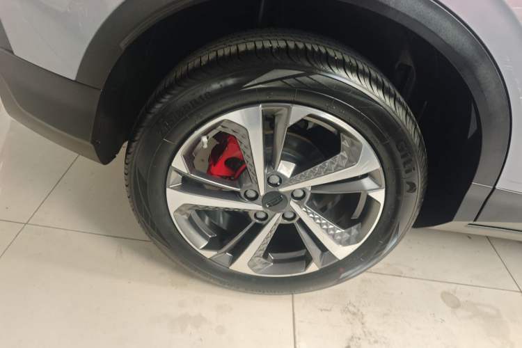 Used Geely Auto Coolray 2022 Bin Yue COOL 1.5TD DCT Ignite Edition Right Rear Wheel Hub