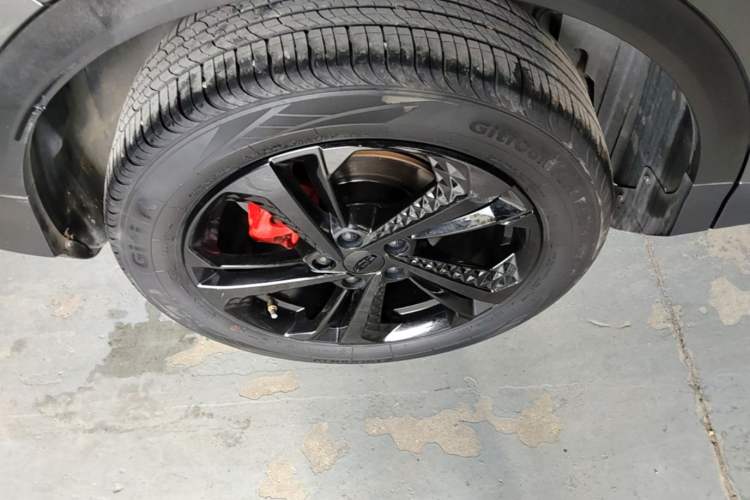 Used Geely Auto Coolray 2022 Bin Yue COOL 1.5TD DCT Ignite Edition Right Rear Wheel Hub