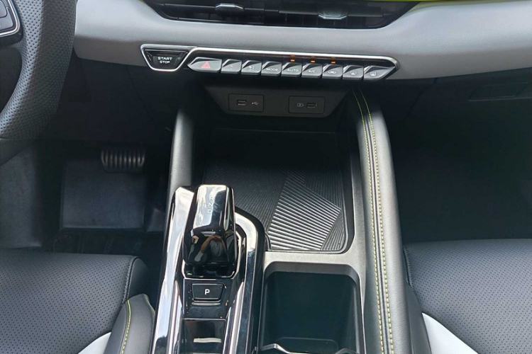 Used Geely Auto Coolray 2022 Bin Yue COOL 1.5TD DCT Ignite Edition Interior 6