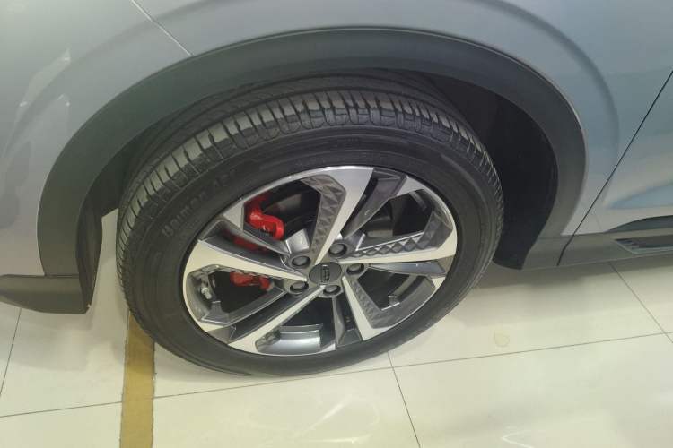Used Geely Auto Coolray 2022 Bin Yue COOL 1.5TD DCT Ignite Edition Left Front Wheel Hub