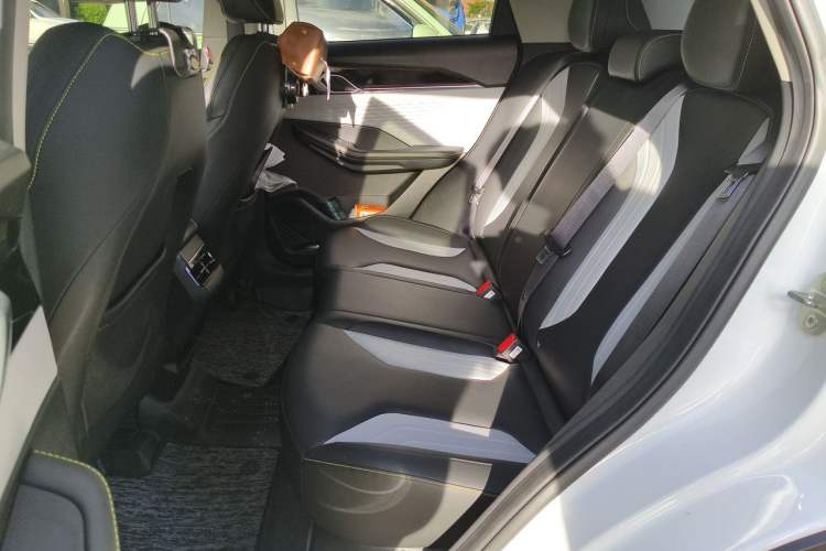 Used Geely Auto Coolray 2022 Bin Yue COOL 1.5TD DCT Hot Engine Edition Left Rear Seat