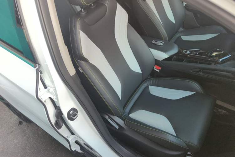 Used Geely Auto Coolray 2022 Bin Yue COOL 1.5TD DCT Ignite Edition Right Front Seat