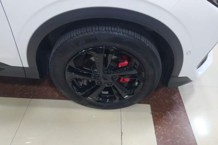 Used Geely Auto Coolray 2022 Bin Yue COOL 1.5TD DCT Battle Edition Right Front Wheel Hub