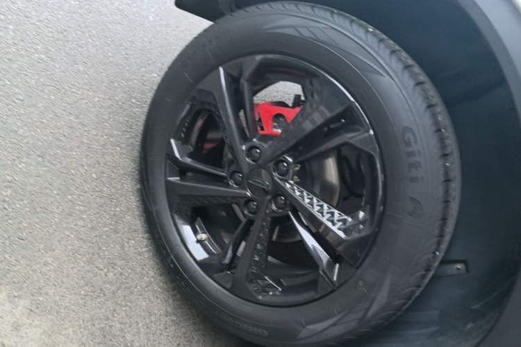 Used Geely Auto Coolray 2022 Bin Yue COOL 1.5TD DCT Hot Engine Edition Right Rear Wheel Hub