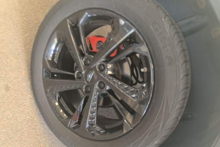 Used Geely Auto Coolray 2022 Bin Yue COOL 1.5TD DCT Hot Engine Edition Right Rear Wheel Hub