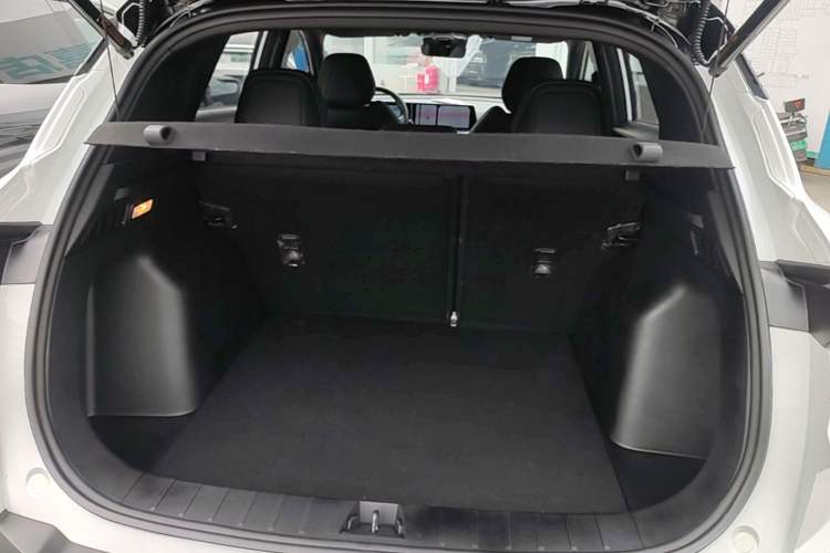 Used Geely Auto Coolray 2022 Bin Yue COOL 1.5TD DCT Ignite Edition Trunk
