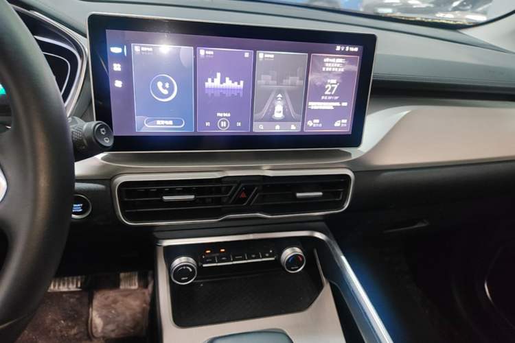 Used Geely Auto Coolray 2023 1.5T DCT Diamond Edition Audio And AC Panel