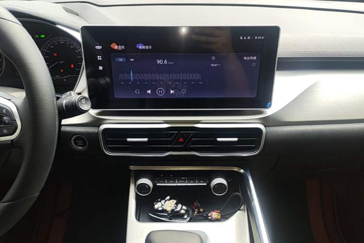 Used Geely Auto Coolray 2023 1.5T DCT Platinum Edition Audio And AC Panel