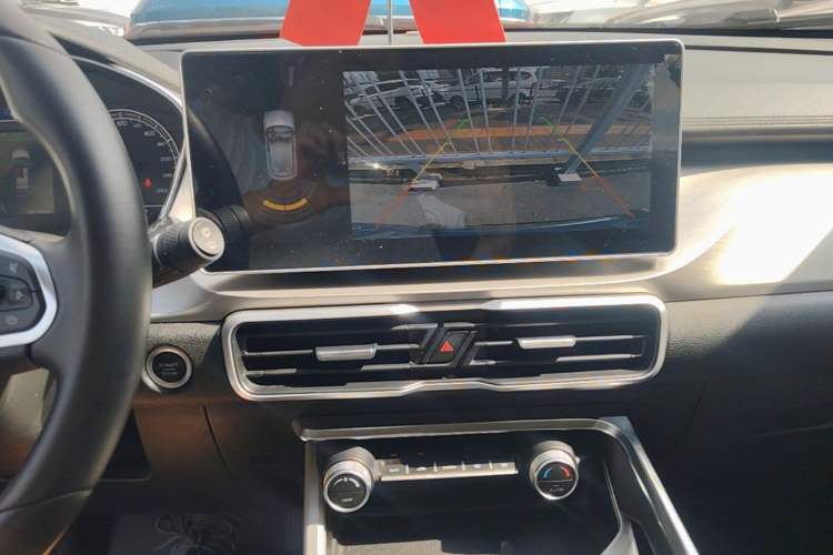 Used Geely Auto Coolray 2023 1.5T DCT Platinum Edition Audio And AC Panel