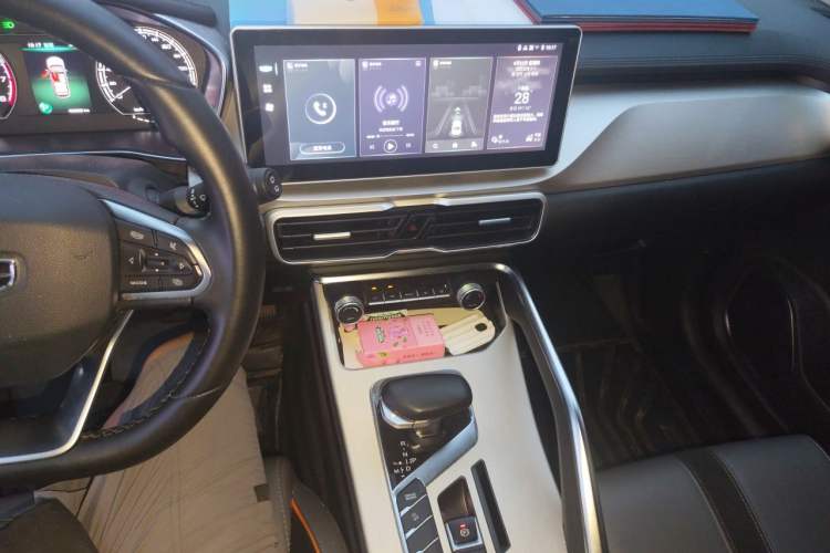 Used Geely Auto Coolray 2023 1.5T DCT Platinum Edition Audio And AC Panel
