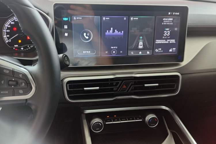 Used Geely Auto Coolray 2023 1.5T DCT Platinum Edition Audio And AC Panel