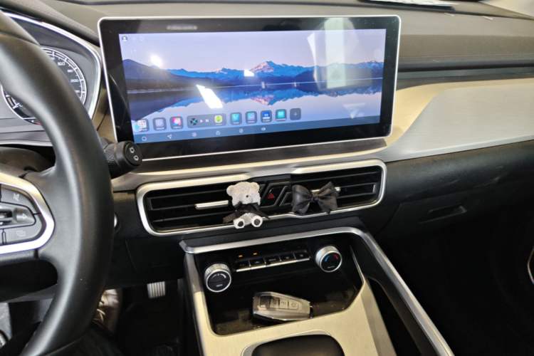 Used Geely Auto Coolray 2023 1.5T DCT Platinum Edition Audio And AC Panel