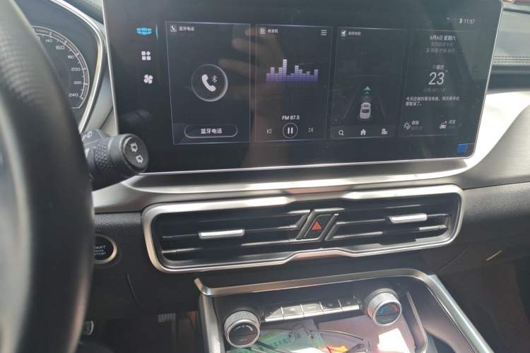 Used Geely Auto Coolray 2023 1.5T DCT Platinum Edition Audio And AC Panel