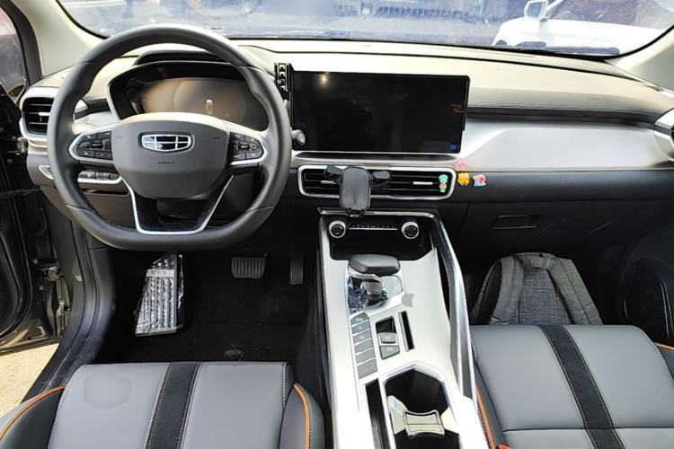 Used Geely Auto Coolray 2023 1.5T DCT Diamond Edition Center Console