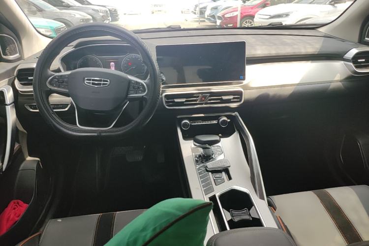 Used Geely Auto Coolray 2023 1.5T DCT Platinum Edition Center Console