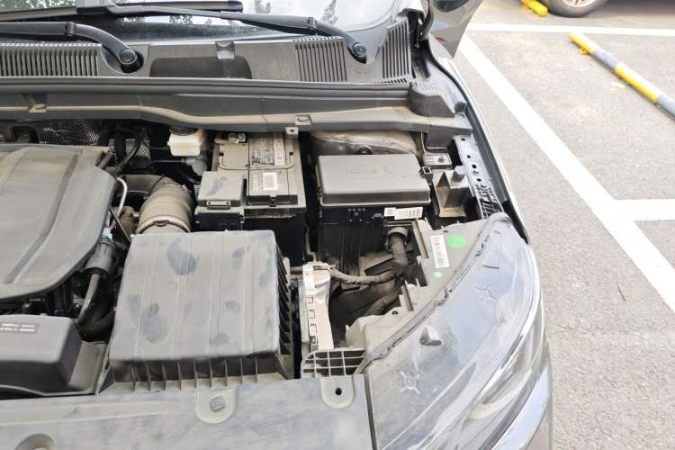 Used Geely Auto Coolray 2023 1.5T DCT Diamond Edition Engine Bay Left