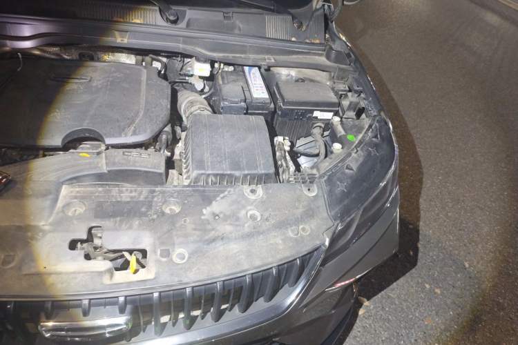 Used Geely Auto Coolray 2023 1.5T DCT Platinum Edition Engine Bay Left