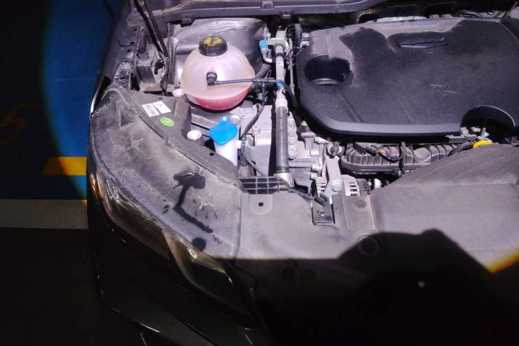 Used Geely Auto Coolray 2023 1.5T DCT Platinum Edition Engine Bay Right