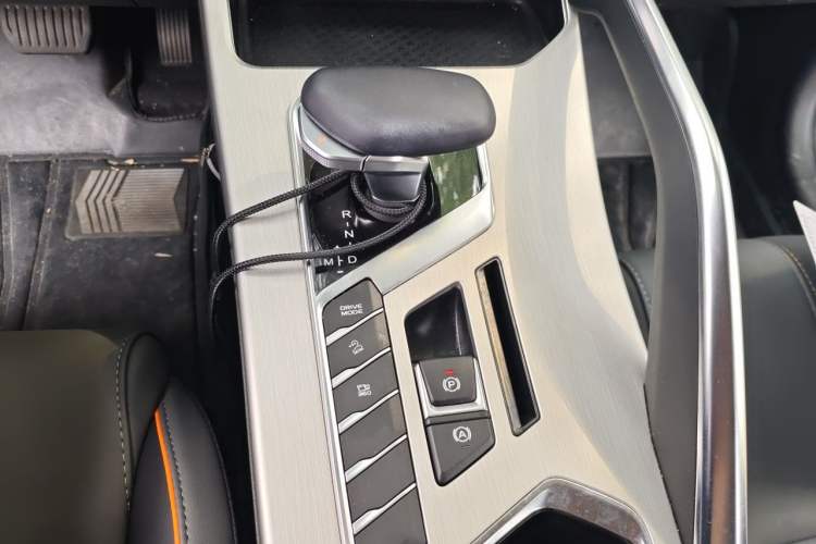 Used Geely Auto Coolray 2023 1.5T DCT Diamond Edition Gear Lever