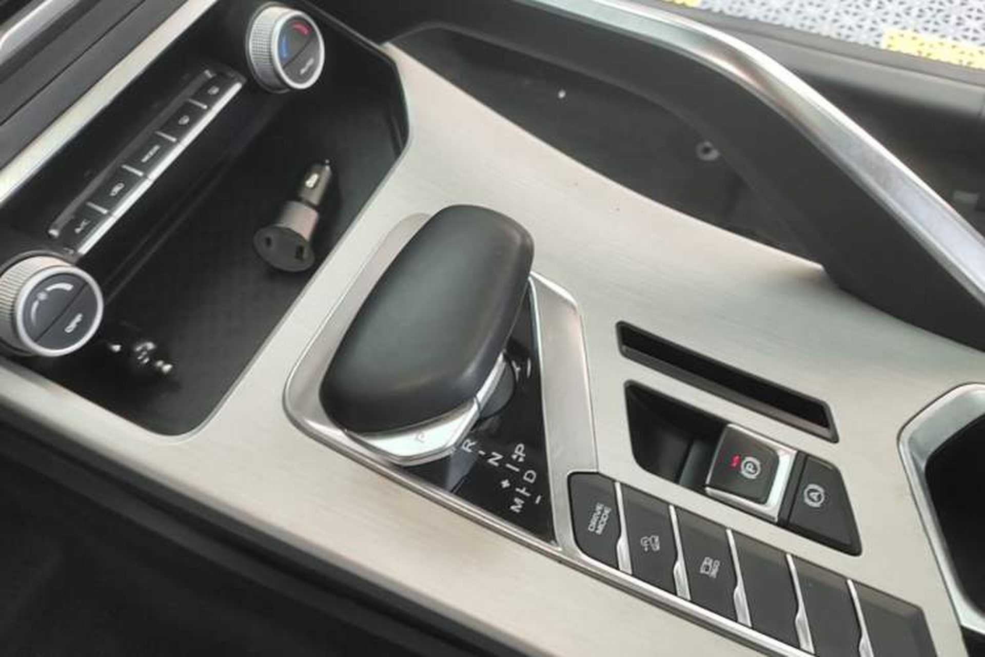 Used Geely Auto Coolray 2023 1.5T DCT Diamond Edition Gear Lever