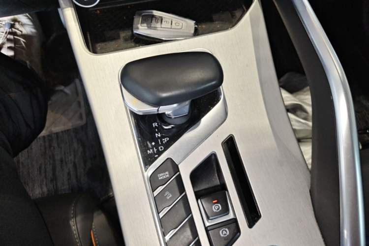 Used Geely Auto Coolray 2023 1.5T DCT Platinum Edition Gear Lever