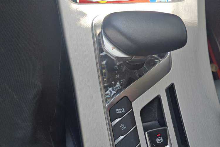 Used Geely Auto Coolray 2023 1.5T DCT Platinum Edition Gear Lever