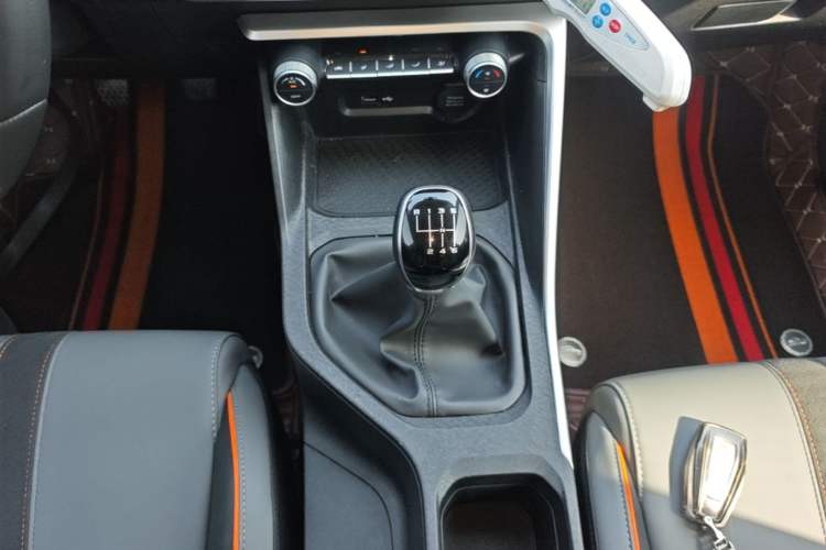 Used Geely Auto Coolray 2023 1.4T Manual Gold Edition Gear Lever