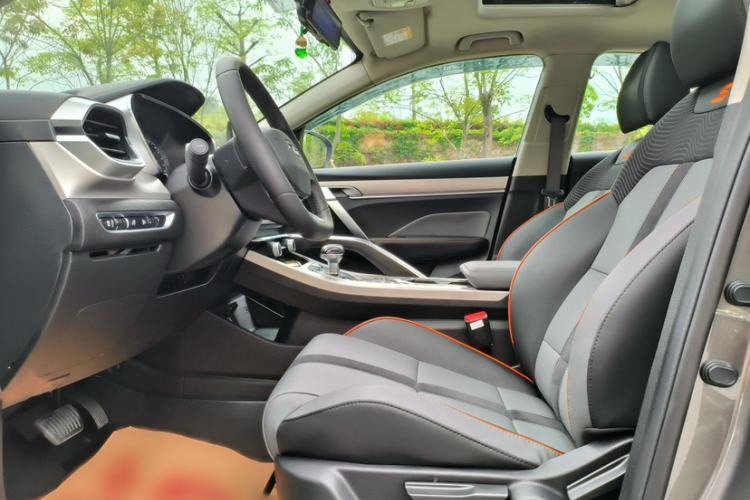 Used Geely Auto Coolray 2023 1.5T DCT Platinum Edition Interior 1