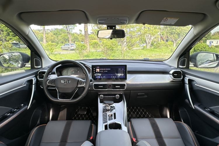Used Geely Auto Coolray 2023 1.5T DCT Diamond Edition Interior 5