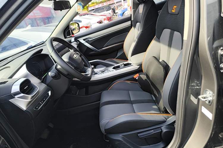 Used Geely Auto Coolray 2023 1.5T DCT Diamond Edition Left Front Seat