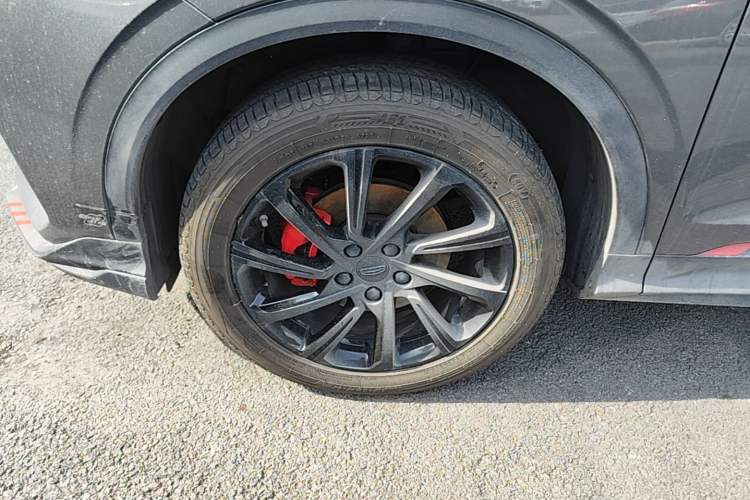Used Geely Auto Coolray 2023 1.5T DCT Diamond Edition Left Front Wheel Hub