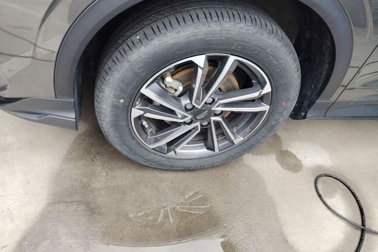 Used Geely Auto Coolray 2023 1.5T DCT Platinum Edition Left Front Wheel Hub