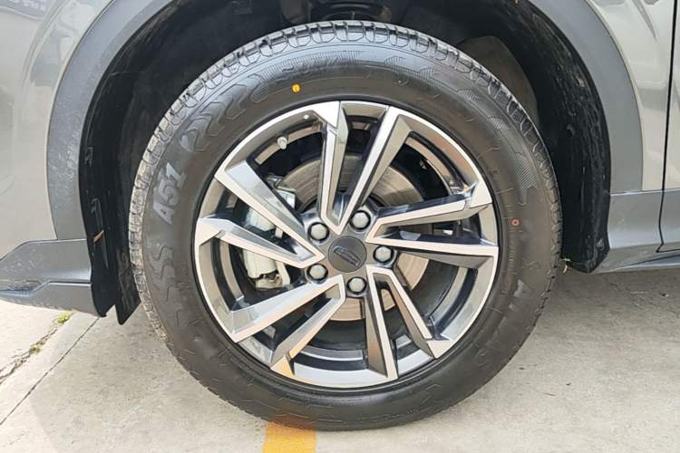 Used Geely Auto Coolray 2023 1.5T DCT Platinum Edition Left Front Wheel Hub