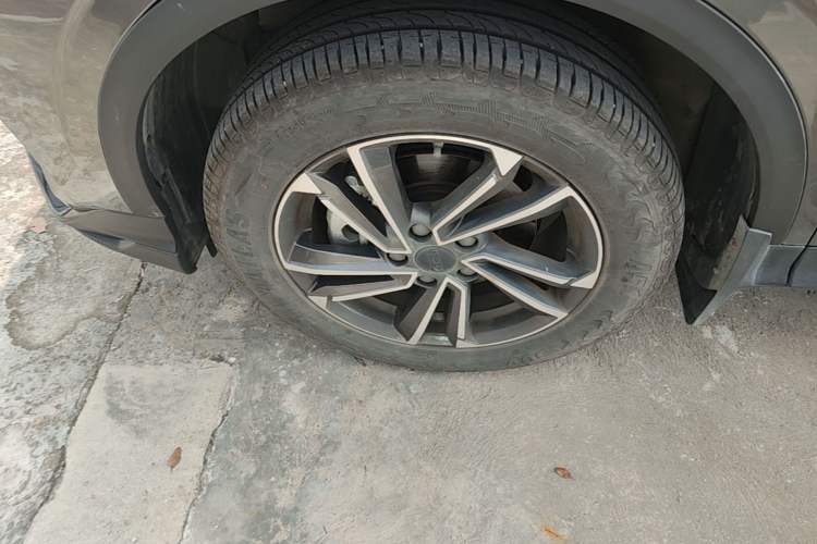 Used Geely Auto Coolray 2023 1.5T DCT Platinum Edition Left Front Wheel Hub