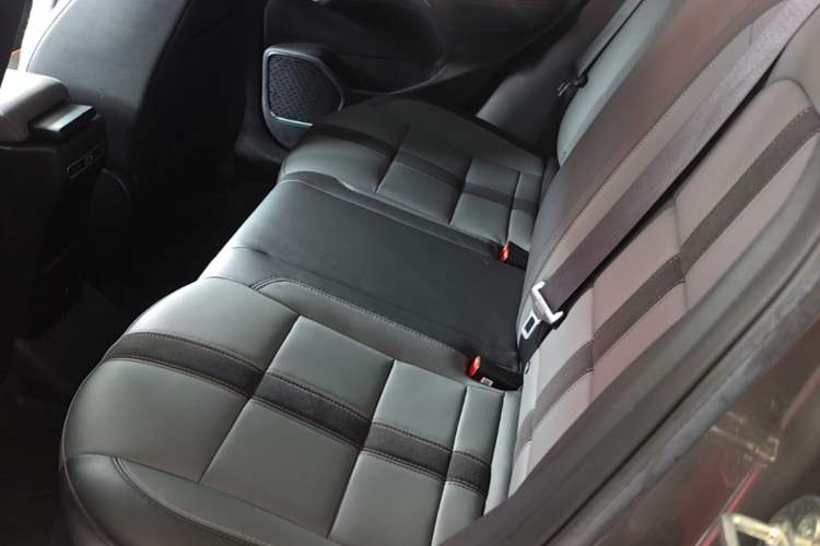 Used Geely Auto Coolray 2023 1.5T DCT Platinum Edition Left Rear Seat