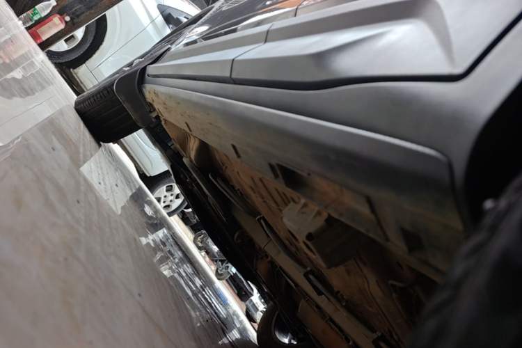 Used Geely Auto Coolray 2023 1.5T DCT Platinum Edition Left Side Sill
