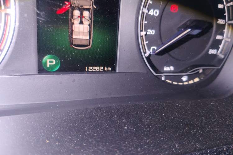 Used Geely Auto Coolray 2023 1.5T DCT Platinum Edition Odometer Close Up