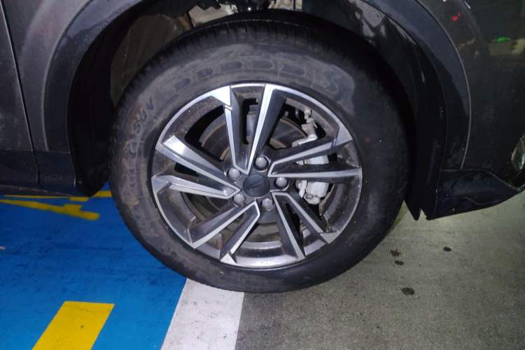 Used Geely Auto Coolray 2023 1.5T DCT Platinum Edition Right Front Wheel Hub