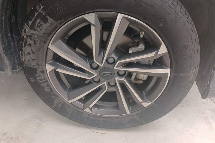 Used Geely Auto Coolray 2023 1.5T DCT Platinum Edition Right Front Wheel Hub