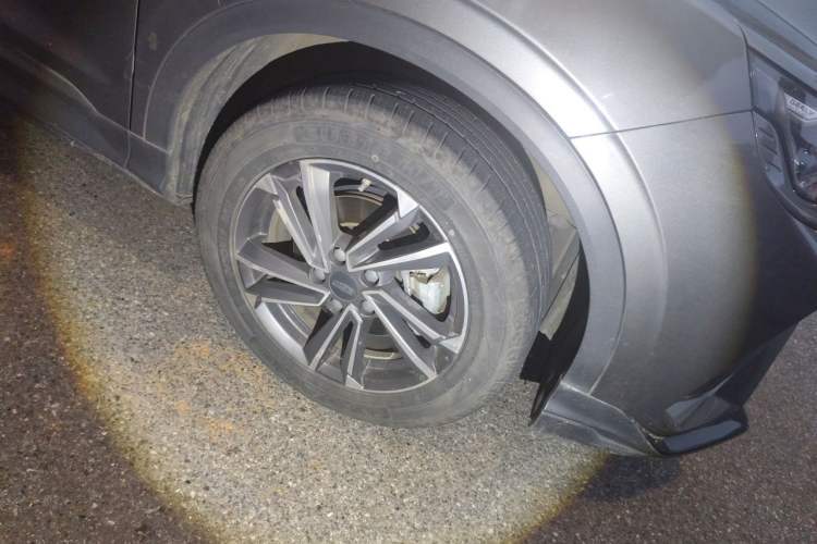 Used Geely Auto Coolray 2023 1.5T DCT Platinum Edition Right Front Wheel Hub