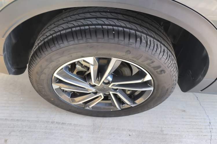 Used Geely Auto Coolray 2023 1.5T DCT Platinum Edition Right Rear Wheel Hub
