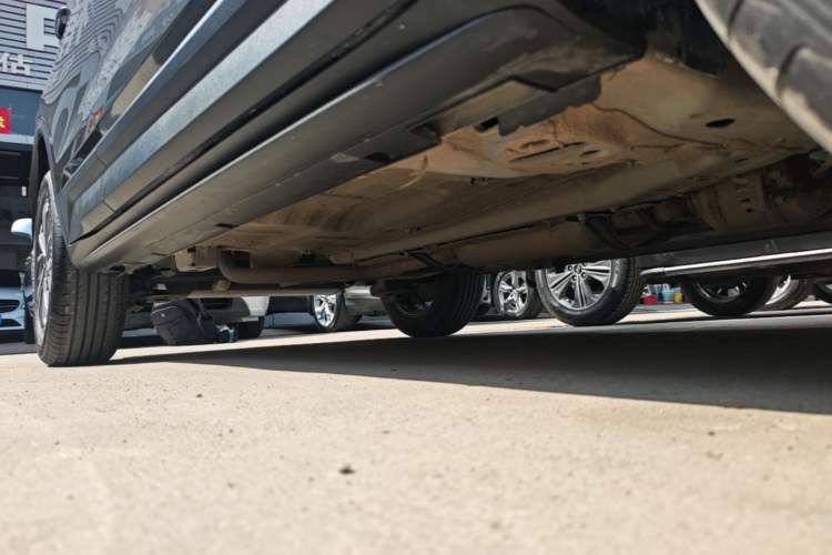 Used Geely Auto Coolray 2023 1.4T Manual Gold Edition Right Side Sill