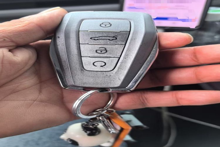 Used Geely Auto Coolray 2023 Bin Yue COOL 1.5TD DCT Champion Edition Vehicle Key
