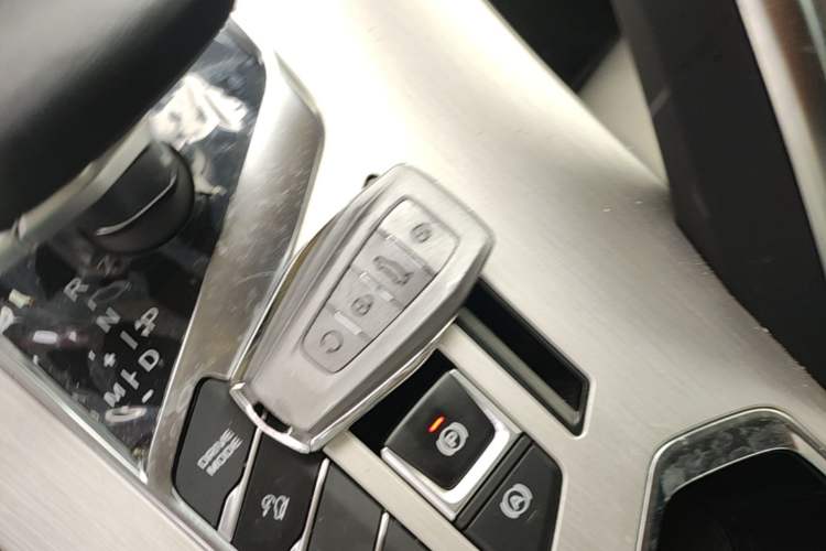 Used Geely Auto Coolray 2023 1.5T DCT Platinum Edition Vehicle Key