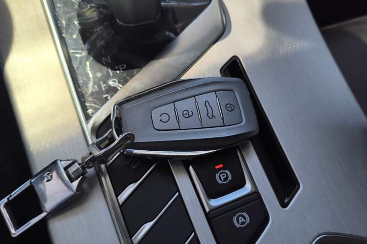 Used Geely Auto Coolray 2023 1.5T DCT Platinum Edition Vehicle Key